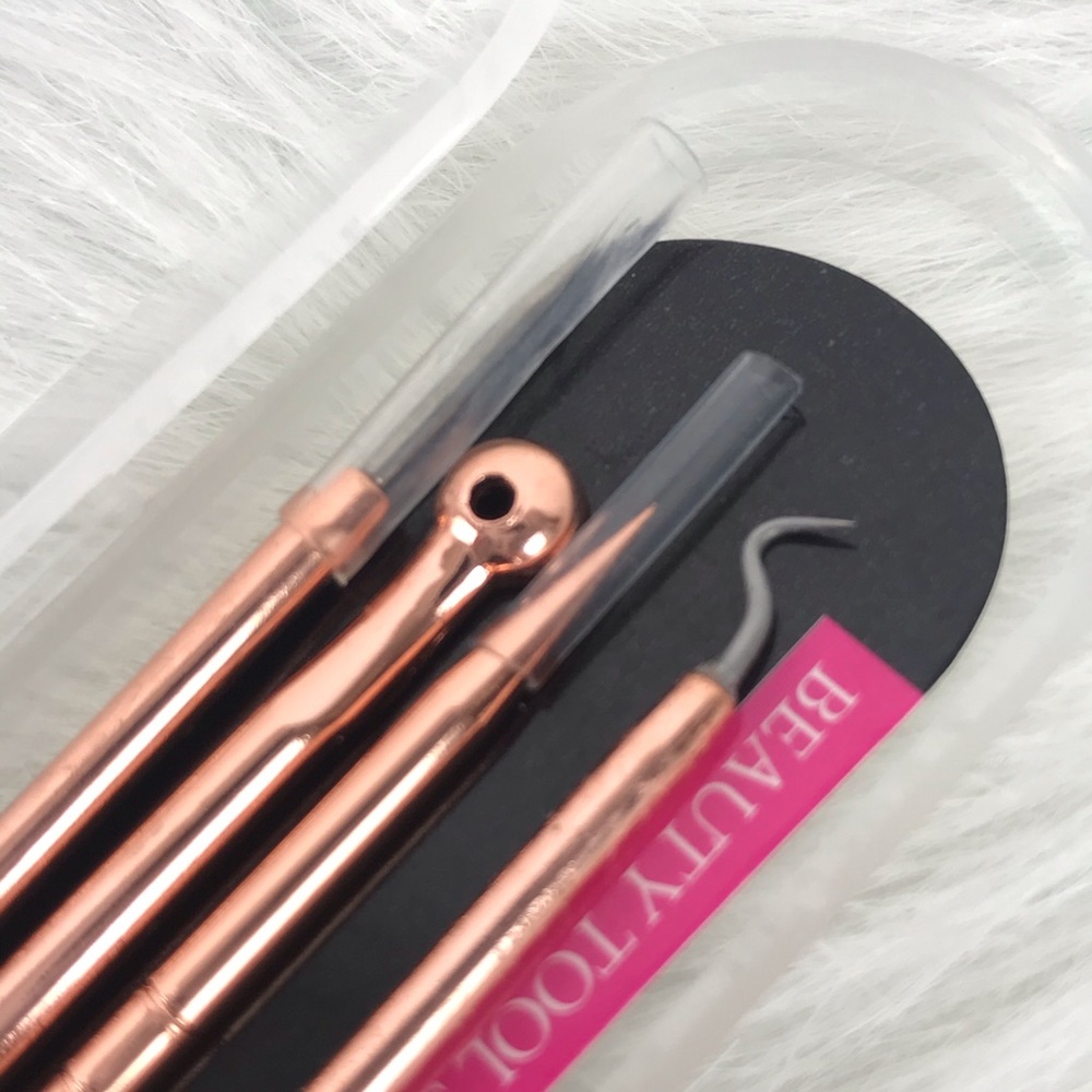 NEW Acne Tool Kit- Blackhead Extractor 4 Piece Kit with case New!